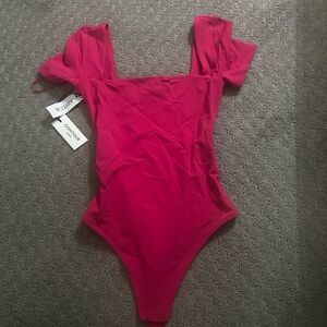 Aritzia Contour Squareneck Shortsleeve Bodysuit